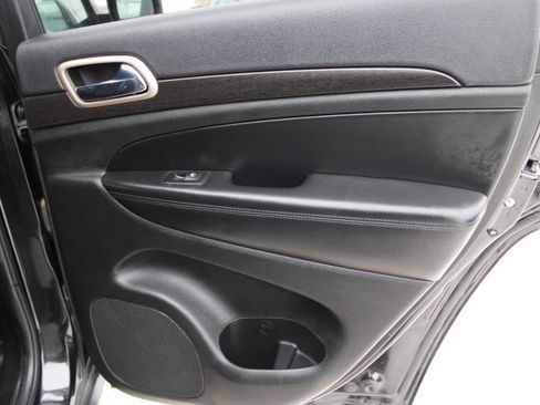 Used 2015 Jeep Grand Cherokee Laredo w/ Quick Order Package 23E image 4