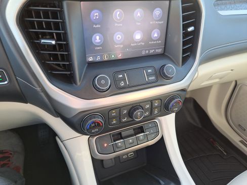 Used 2023 GMC Acadia Denali w/ Denali Ultimate Package image 17