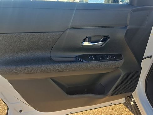 New 2026 Nissan Kicks SV image 11