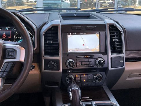 Used 2018 Ford F150 Lariat w/ Equipment Group 502A Luxury image 8