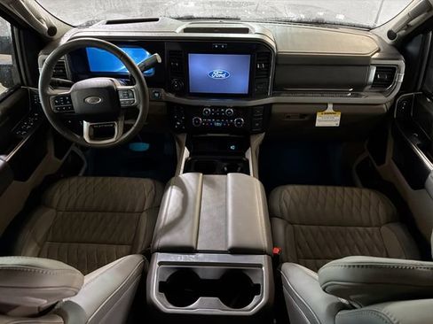 Used 2025 Ford F250 Platinum w/ Platinum Plus Package image 10