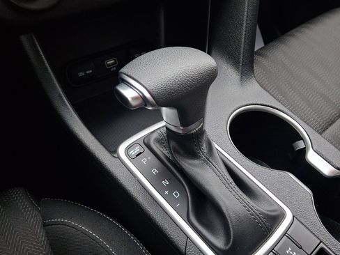 Used 2022 Kia Sportage LX image 15