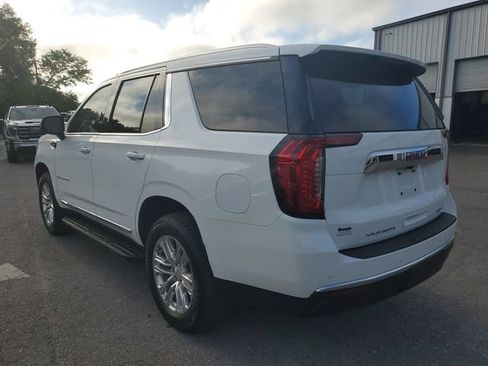 Used 2022 GMC Yukon SLT w/ SLT Premium Package RWD image 3