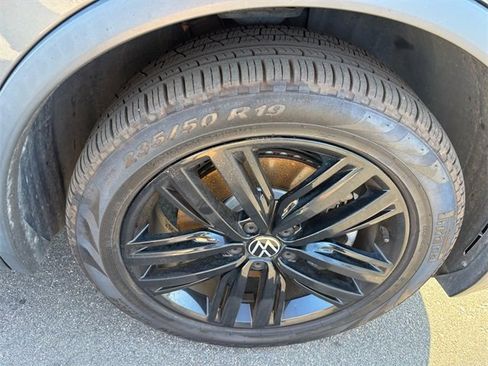 Used 2022 Volkswagen Tiguan SE R-Line image 23