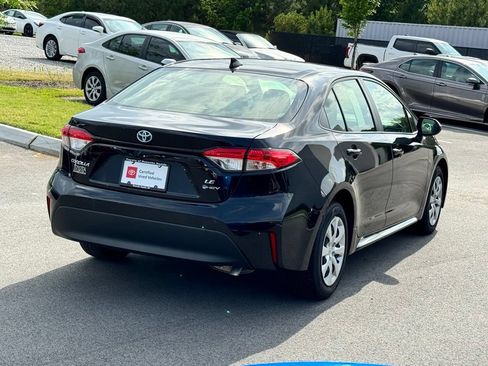 Used 2025 Toyota Corolla LE w/ Convenience Package FWD image 9
