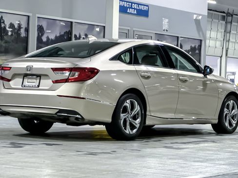 Used 2018 Honda Accord EX-L image 8