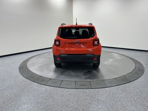 Used 2016 Jeep Renegade Latitude w/ Popular Equipment Group image 7