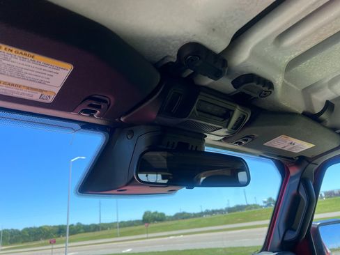 Certified 2025 Jeep Wrangler Sahara image 28