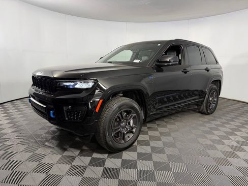 Used 2025 Jeep Grand Cherokee Limited 4xe image 3