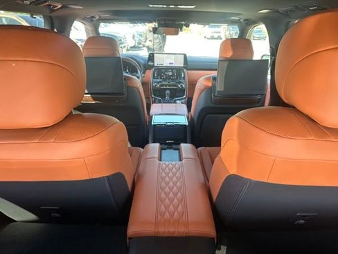 Used 2025 Lexus LX 700h Ultra Luxury AWD/4WD image 15