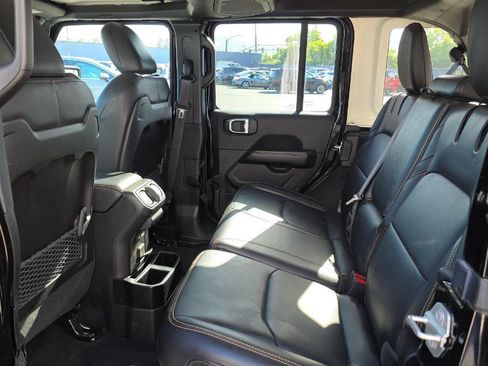 Used 2024 Jeep Wrangler Unlimited Sahara w/ Safety Group AWD/4WD image 10