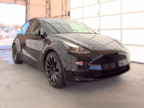 Used 2023 Tesla Model Y Long Range AWD/4WD image 13