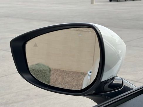 Used 2024 MAZDA CX-90 Plug-In Hybrid w/ Premium Pkg image 5