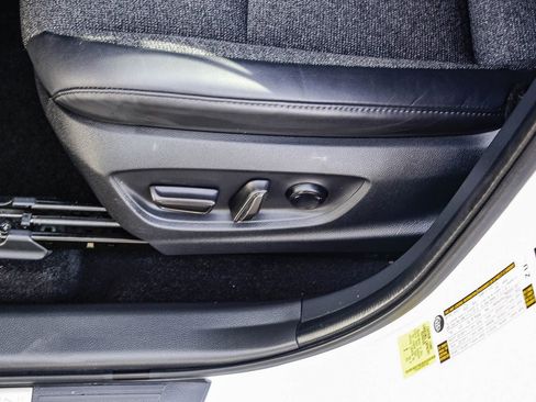 Certified 2023 Toyota Crown XLE image 22