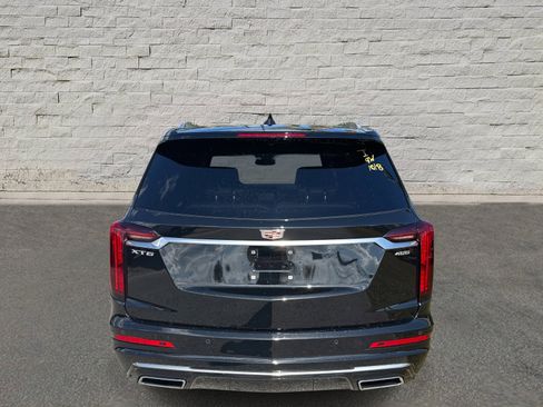 Certified 2025 Cadillac XT6 Premium Luxury image 4