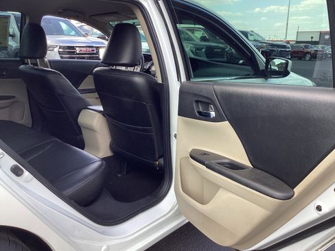 Used 2014 Honda Accord LX image 31