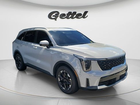 Used 2025 Kia Sorento S FWD image 3