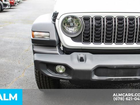 Used 2025 Jeep Wrangler Unlimited Sport AWD/4WD image 11