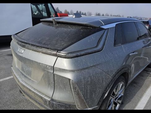 Used 2024 Cadillac Lyriq Luxury w/ LPO, Floor Liner Package AWD/4WD image 4