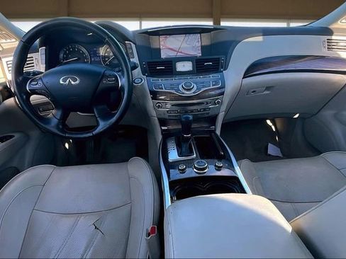 Used 2015 INFINITI Q70 3.7 w/ Deluxe Touring Package image 16