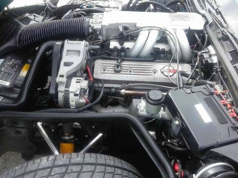 Used 1990 Chevrolet Corvette Convertible RWD image 18