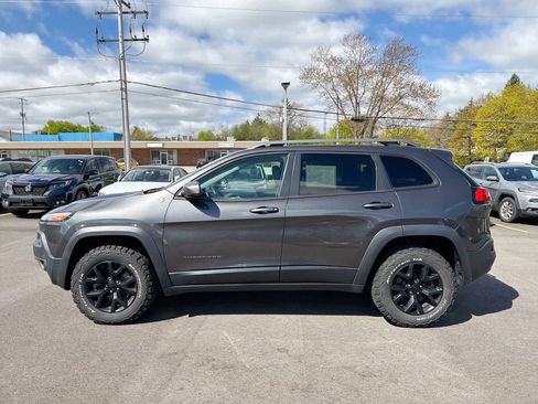 Used 2015 Jeep Cherokee Trailhawk w/ Comfort/Convenience Group AWD/4WD image 10