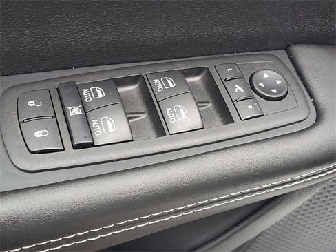 New 2026 Chrysler Pacifica Limited w/ Trailer Tow Group image 17