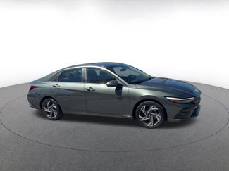 Used 2025 Hyundai Elantra SEL video 2