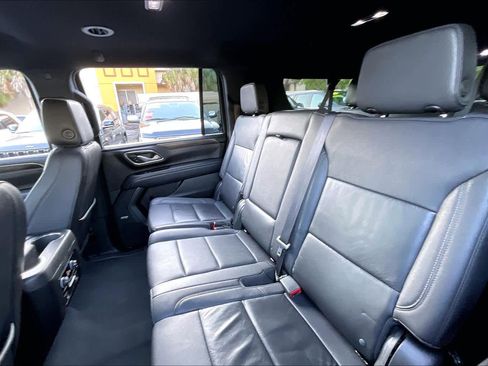 Used 2023 Chevrolet Suburban LT image 25