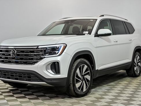 Certified 2025 Volkswagen Atlas SEL image 4