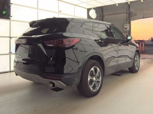 Used 2025 Chevrolet Blazer LT image 3