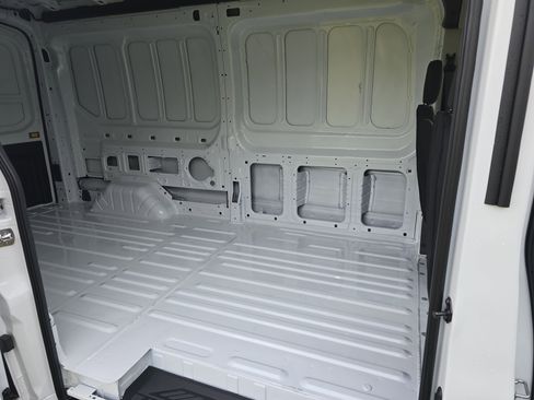 New 2026 Ford Transit 250 148 Medium Roof RWD image 13
