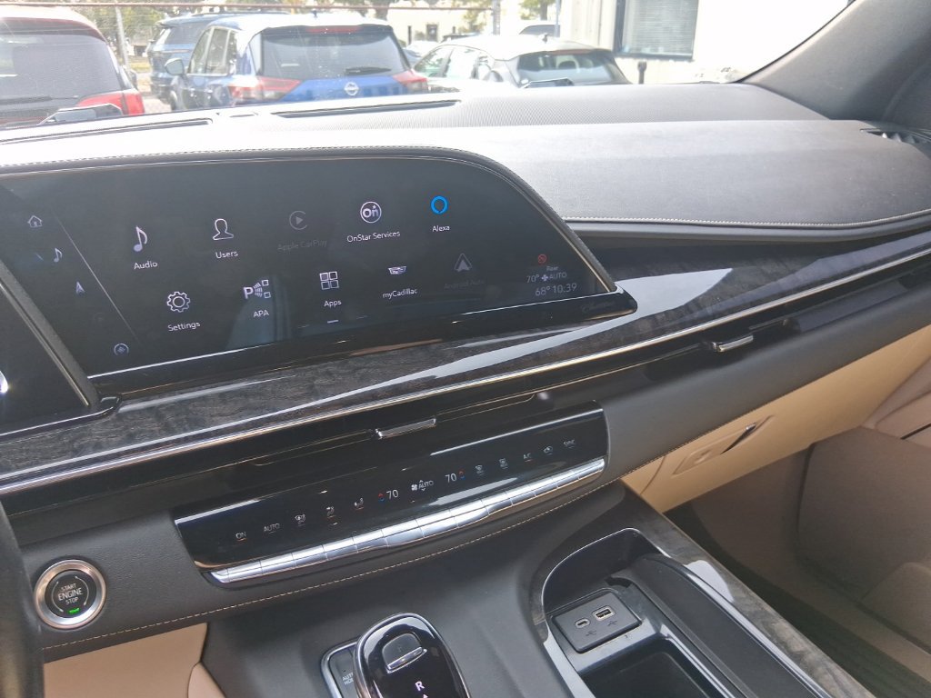 Used 2023 Cadillac Escalade ESV Premium Luxury AWD/4WD image 13