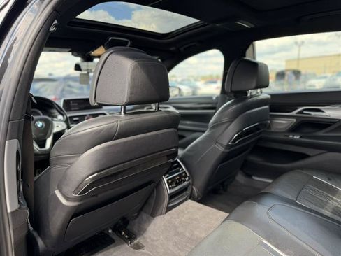 Used 2018 BMW 750i RWD image 29