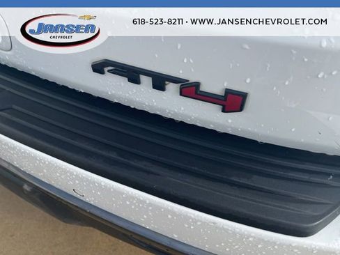 Used 2022 GMC Yukon XL AT4 AWD/4WD image 7