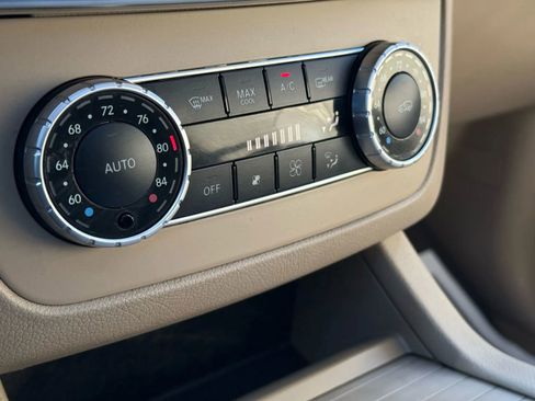 Used 2015 Mercedes-Benz GL 450 4MATIC image 32