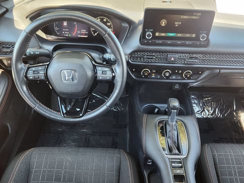 Used 2023 Honda HR-V Sport image 3