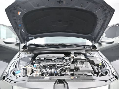 Used 2025 Hyundai Elantra SEL FWD image 33