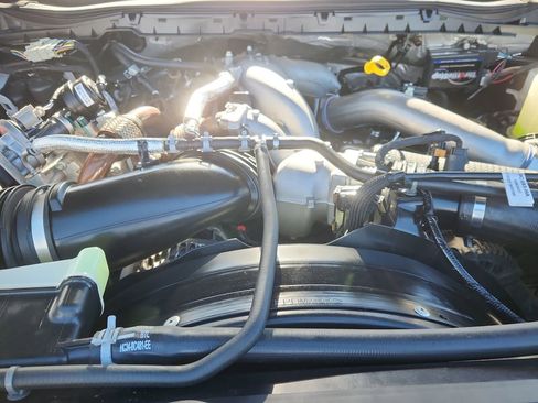 Used 2024 Ford F350 Platinum image 17