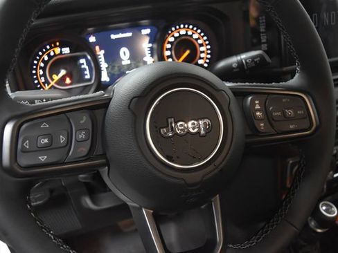 New 2025 Jeep Gladiator Willys image 12