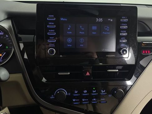 Used 2021 Toyota Camry LE image 13