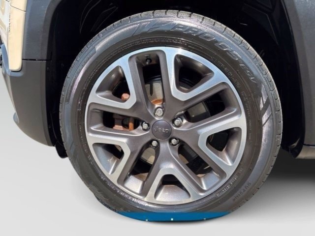 Used 2016 Jeep Renegade Latitude FWD image 13