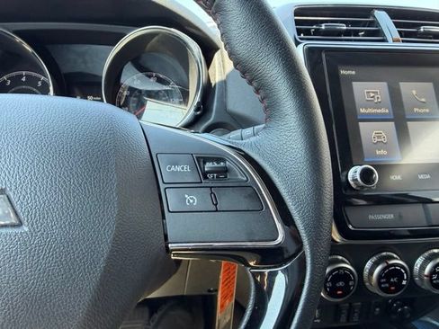 Used 2025 Mitsubishi Outlander Sport LE AWD/4WD image 39