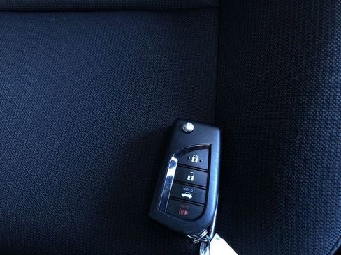 Certified 2025 Toyota Corolla LE image 31