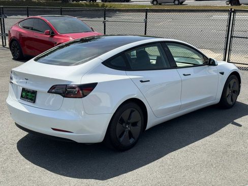 Used 2023 Tesla Model 3 Standard Range image 4