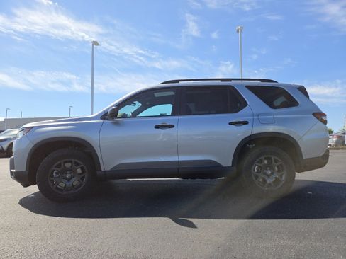 New 2026 Honda Pilot TrailSport image 16