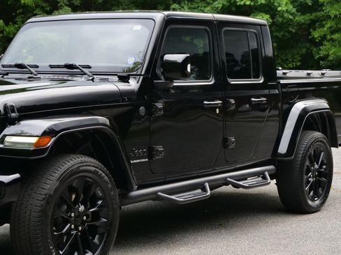 Used 2023 Jeep Gladiator Overland AWD/4WD image 29