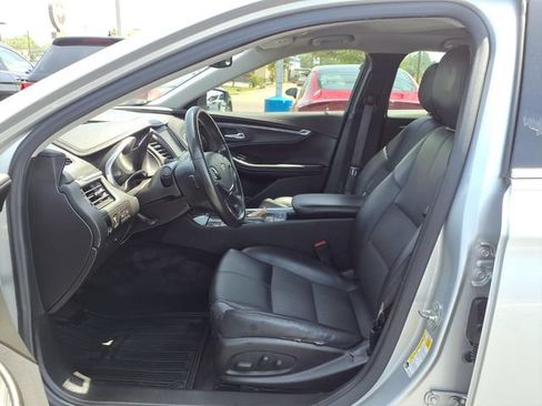 Used 2016 Chevrolet Impala LT w/ Convenience Package FWD image 17