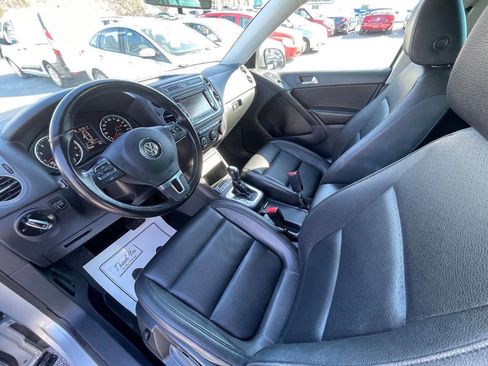 Used 2013 Volkswagen Tiguan SE image 11