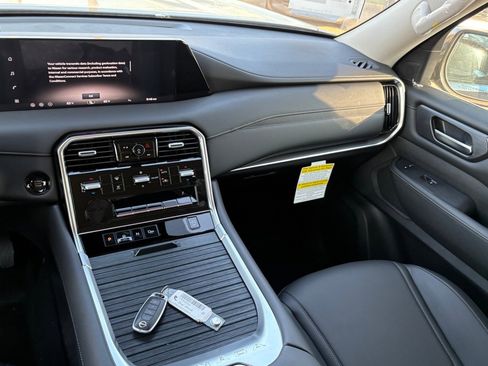 New 2026 Nissan Armada SV image 9